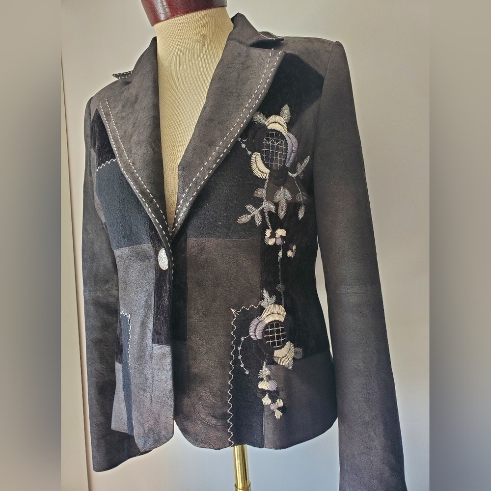 Bona Vita jacket. Black and navy with flowers. Size 8 - Picture 3 of 11